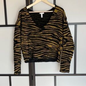 Leith v neck women’s sweater. Size Large